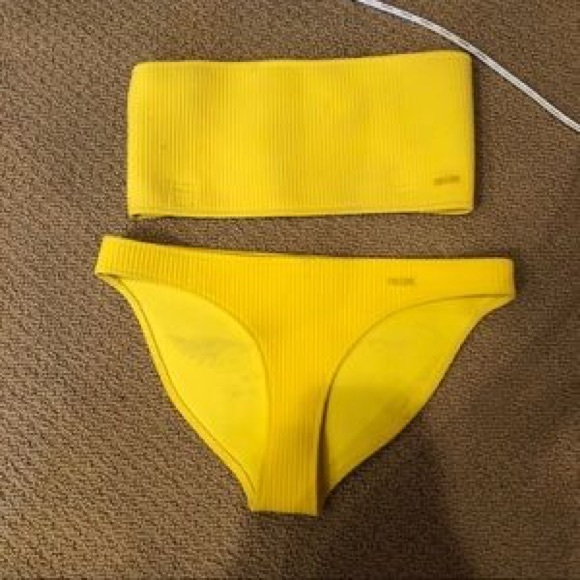 Other - IN SEARCH OF TRIANGL TWINNIE